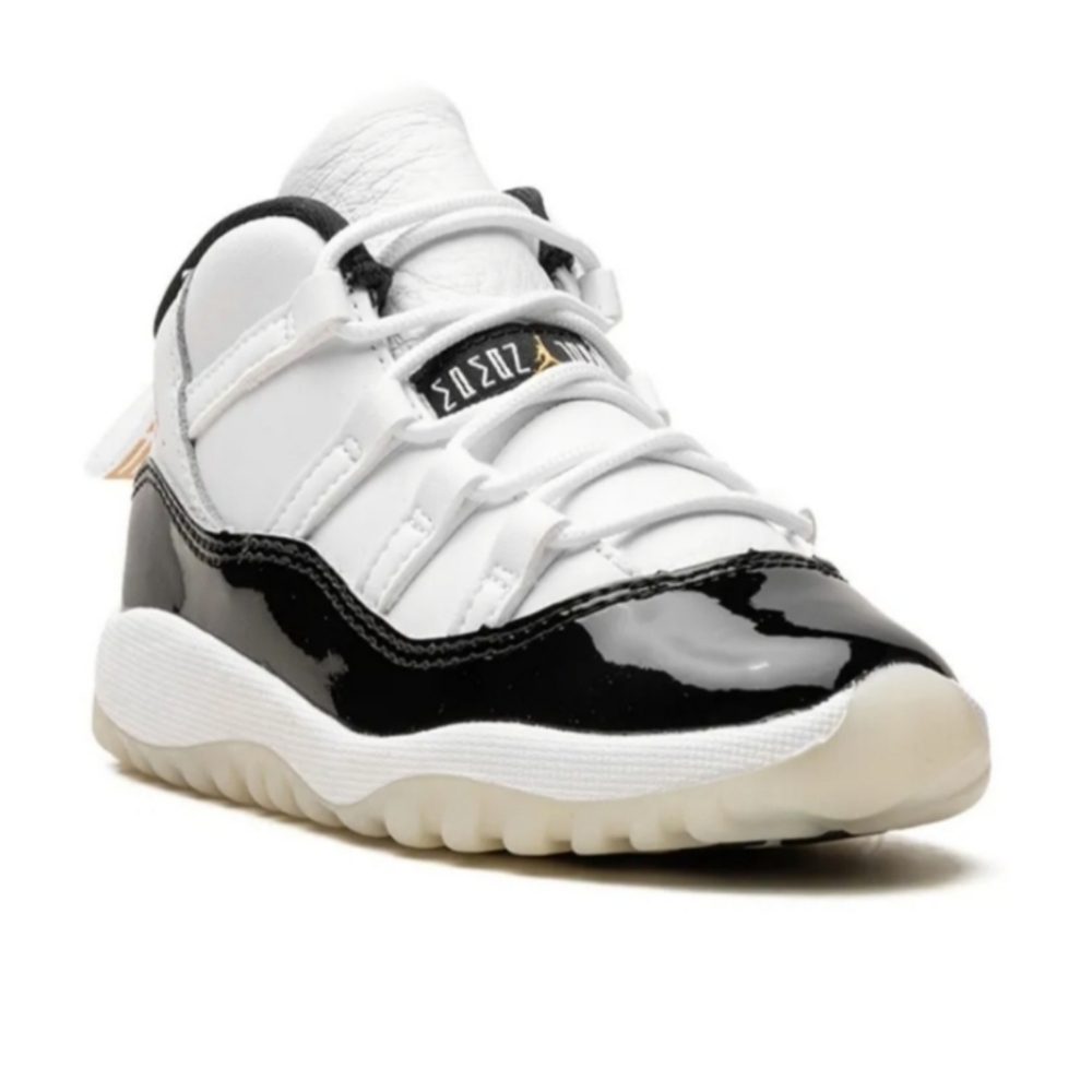 Air Jordan Nike 11 Graitude Kids Black and White Sneakers Size 12C